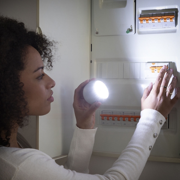 LLUM LED AMB SENSOR DE MOVIMENT - Imatge 6